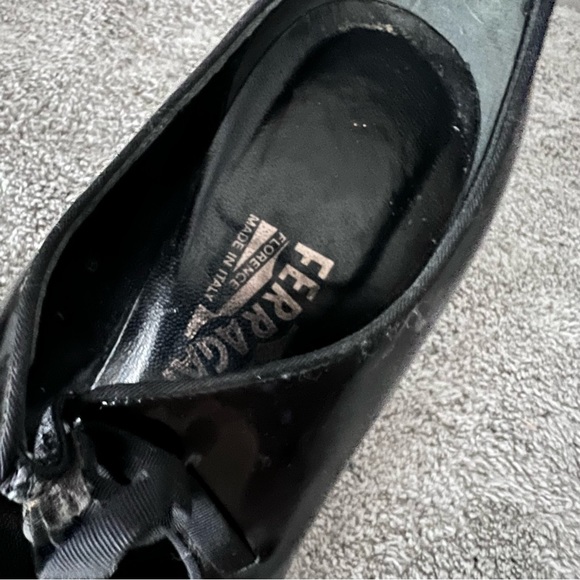 Salvatore Ferragamo Leather Bardwill Bow Mary Jane Pumps 7 - Picture 11 of 11